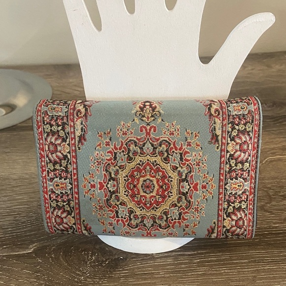 Tapestry Trifold Wallet Blue Red Cream Gold Looks like an Oriental Rug Nice! - Picture 2 of 4